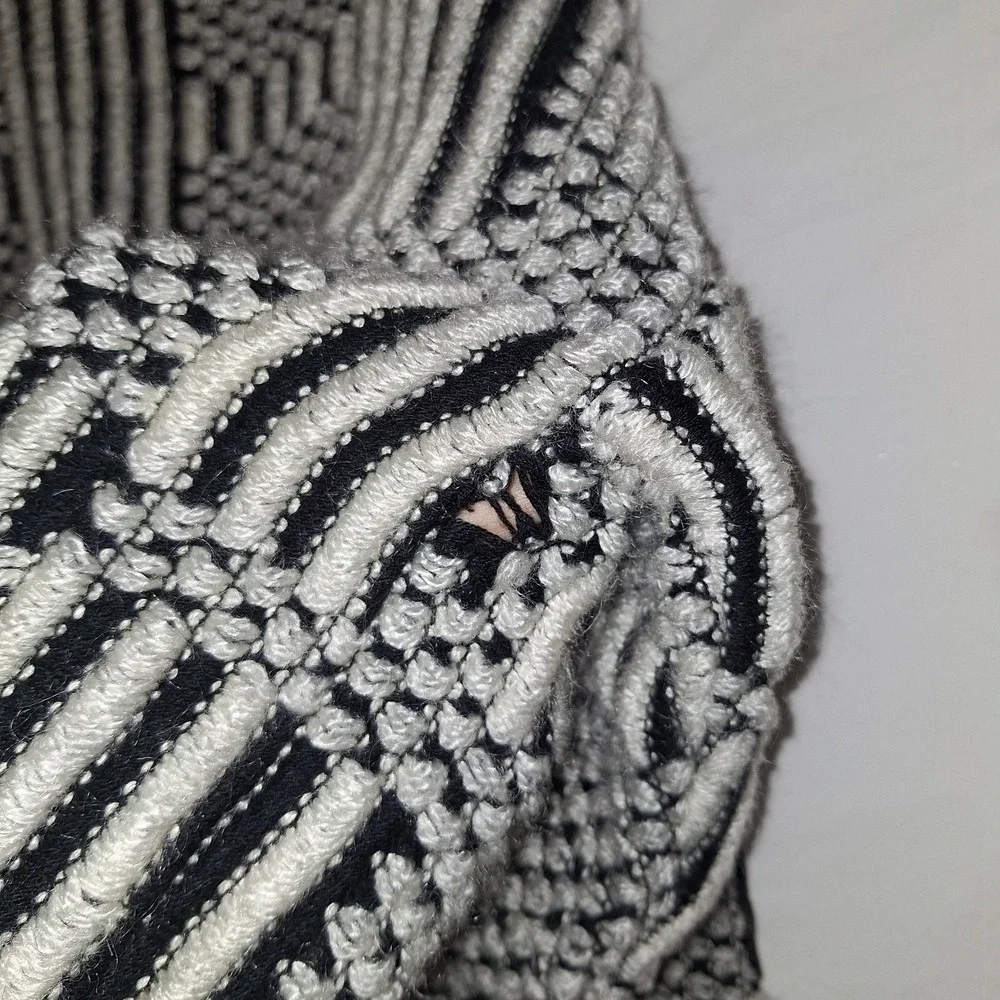 Vintage Street Scenes Sweater Mens M Black White Chunky Knit 90s Leather Patches